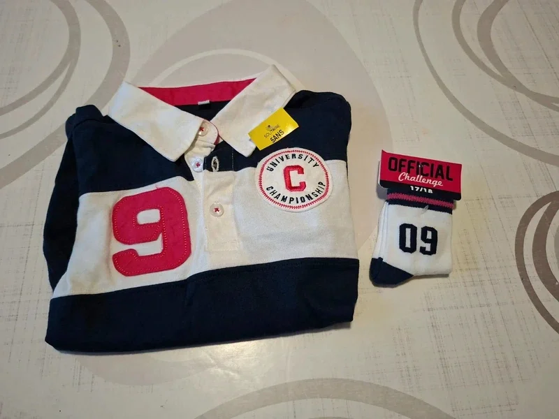 Polo et sa paire de chaussettes